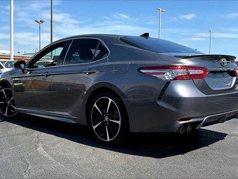 Used 2019 Toyota Camry XSE FWD image 4