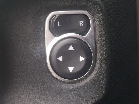 Used 2020 Jeep Wrangler Sport image 24