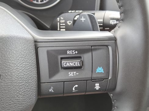 Used 2025 Nissan Rogue SV FWD image 5