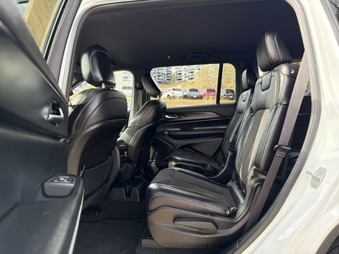 Used 2023 Jeep Grand Cherokee L Altitude image 21