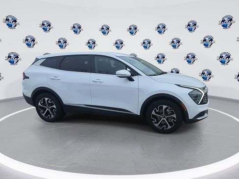 Certified 2024 Kia Sportage EX image 2