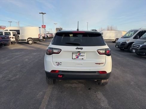 Used 2025 Jeep Compass Trailhawk w/ Trailhawk Elite Group image 4