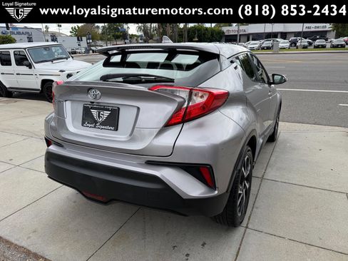 Used 2018 Toyota C-HR XLE FWD image 7