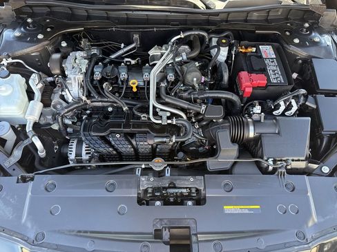 Used 2024 Nissan Altima 2.5 SV image 32