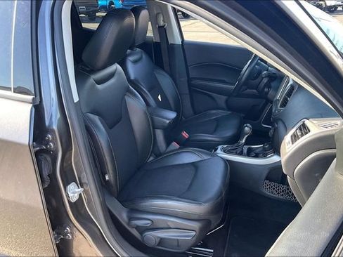 Used 2018 Jeep Compass Latitude w/ Popular Equipment Group AWD/4WD image 7