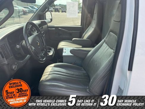 Used 2020 Chevrolet Express 3500 Extended w/ Driver Convenience Package RWD image 3