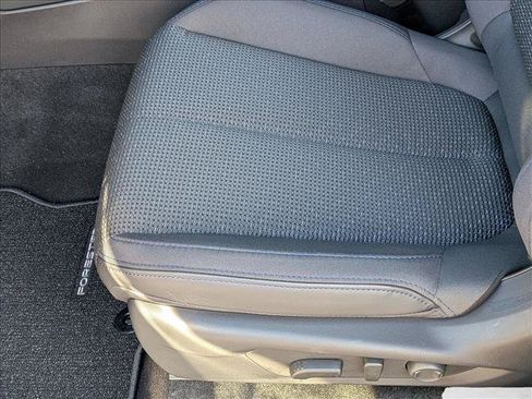 Used 2026 Subaru Forester Premium AWD/4WD image 4