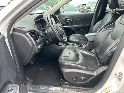 Used 2019 Jeep Cherokee Limited AWD/4WD image 11