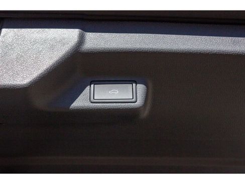 New 2025 Volkswagen ID. Buzz Pro S image 26