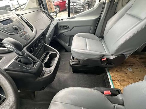 Used 2017 Ford Transit 250 130 Low Roof RWD image 17