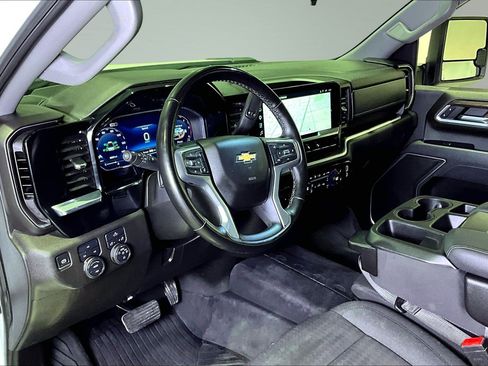 Used 2025 Chevrolet Silverado 2500 LT AWD/4WD image 19