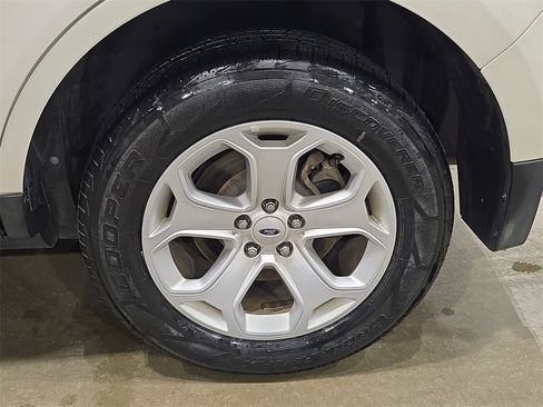 Used 2014 Ford Edge SEL image 30