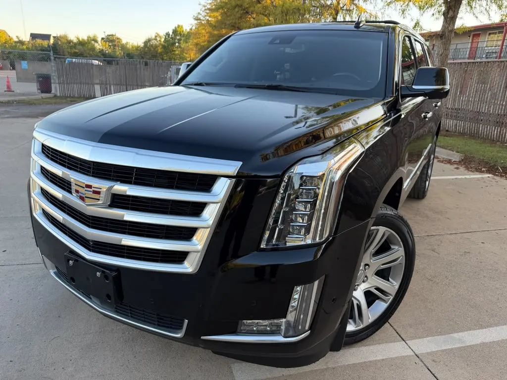 Used 2018 Cadillac Escalade Premium Luxury RWD image 1