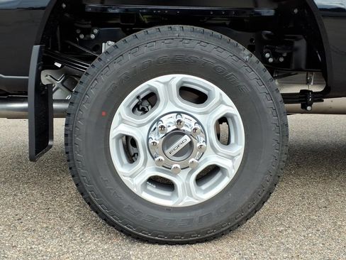 New 2026 Ford F350 XLT w/ FX4 Off-Road Package AWD/4WD image 11
