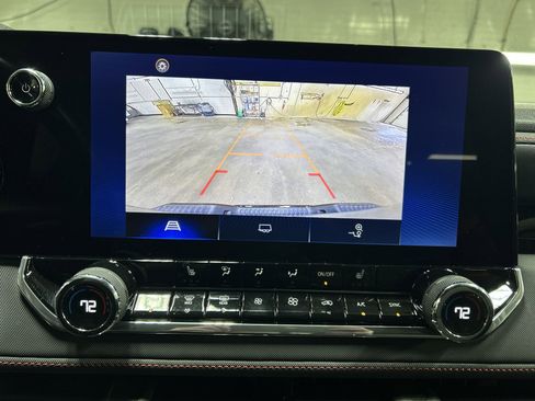 Used 2023 Chevrolet Colorado Z71 w/ Z71 Convenience Package 2 AWD/4WD image 16