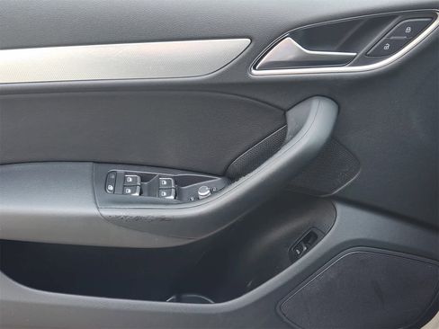 Used 2017 Audi Q3 2.0T Premium Plus w/ Premium Plus Package image 22