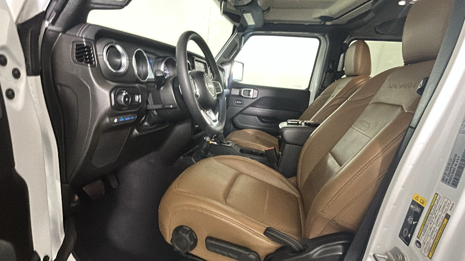Used 2023 Jeep Wrangler Unlimited Sahara w/ Cold Weather Group AWD/4WD image 12