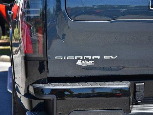 New 2025 GMC Sierra EV Denali image 21