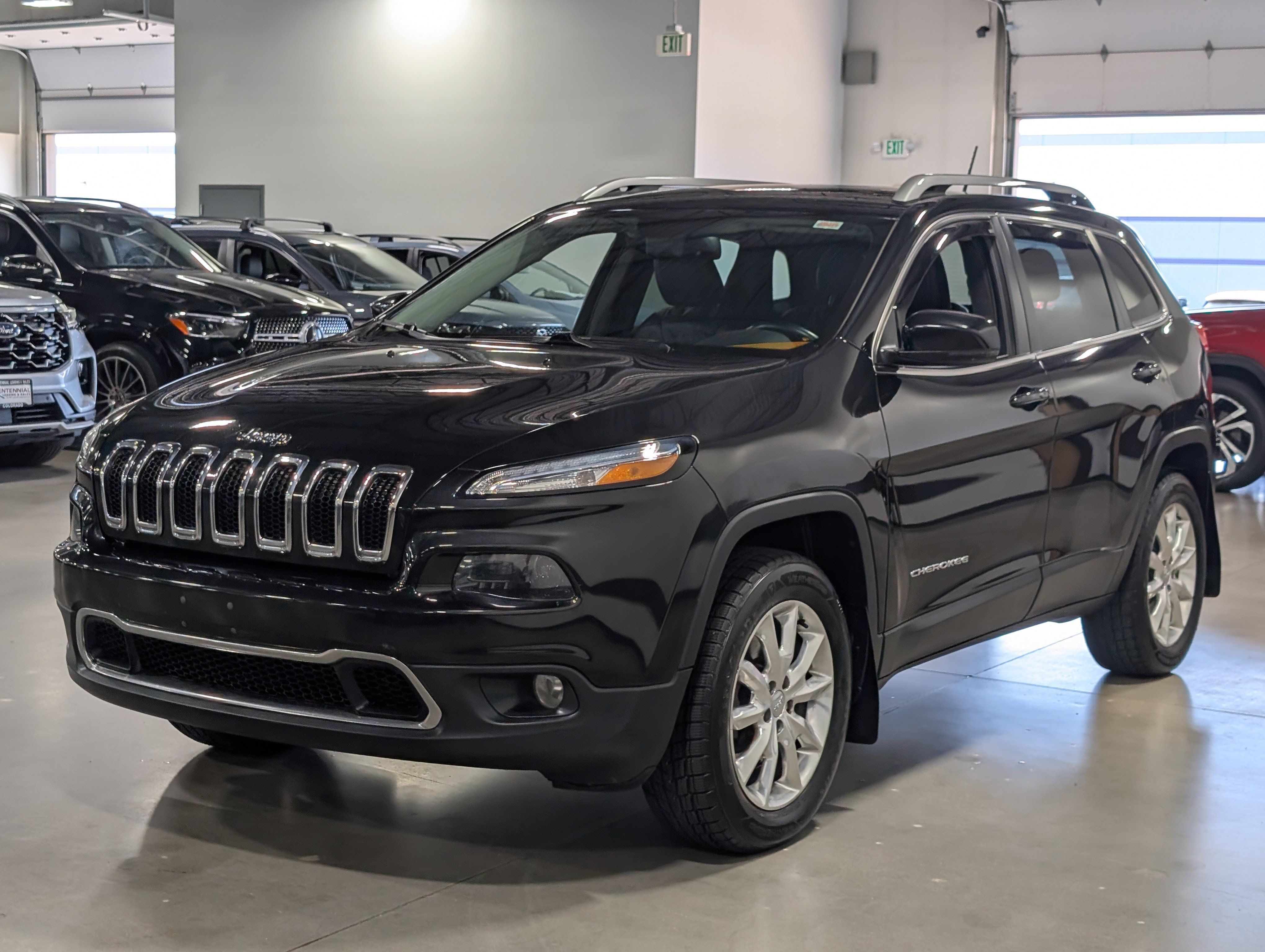 Used 2015 Jeep Cherokee Limited AWD/4WD image 3