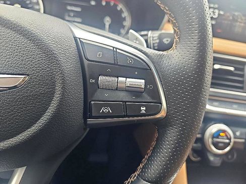 Used 2022 Genesis G70 2.0T w/ Prestige Package image 24