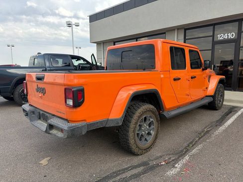 Used 2025 Jeep Gladiator Sport AWD/4WD image 3