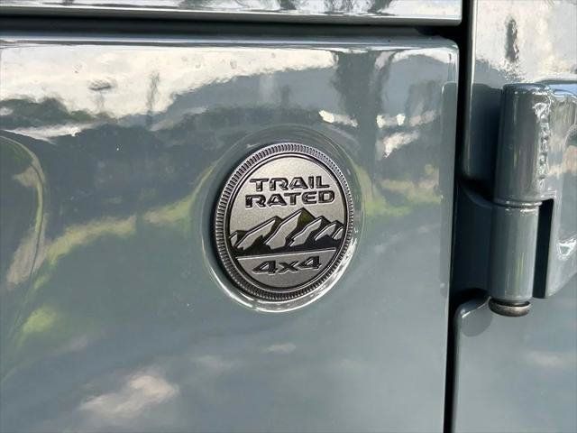 Certified 2025 Jeep Gladiator Sport AWD/4WD image 32