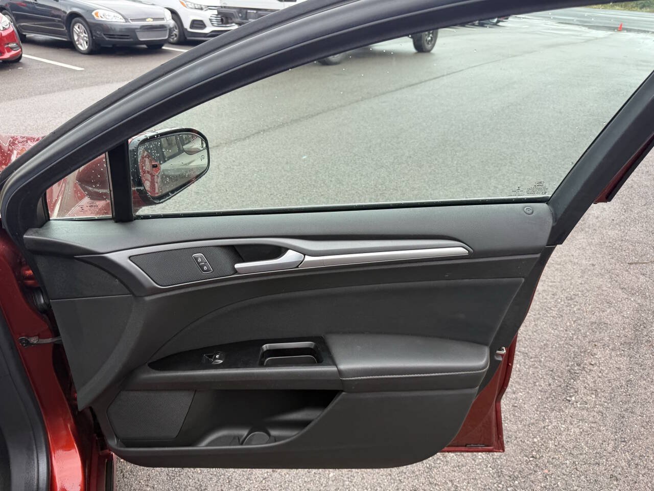 Used 2014 Ford Fusion SE FWD image 14
