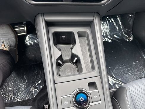 New 2026 Volkswagen Tiguan SE R-Line AWD/4WD image 18