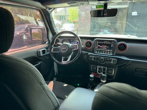 Used 2020 Jeep Gladiator Mojave AWD/4WD image 24