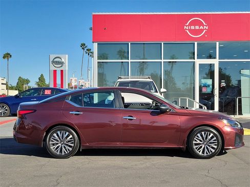 Used 2023 Nissan Altima 2.5 SV w/ SV Premium Package image 30