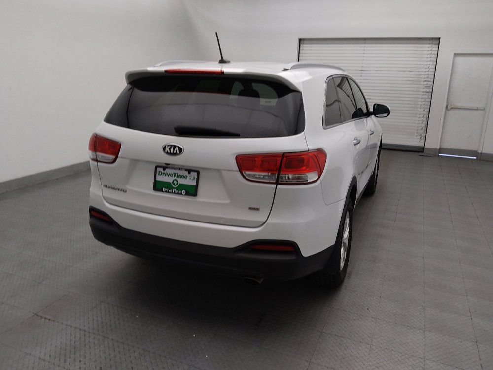 Used 2017 Kia Sorento FWD image 7
