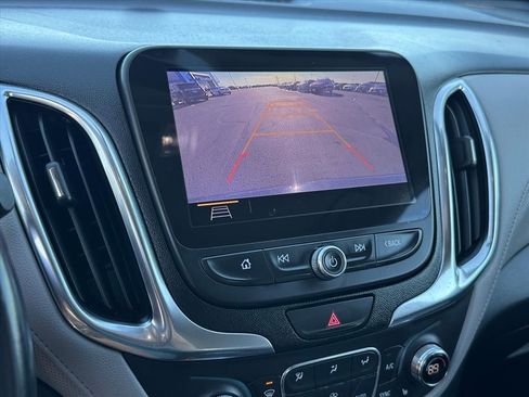 Used 2021 Chevrolet Equinox Premier image 12