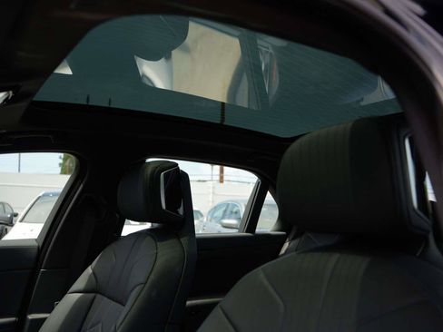 Used 2026 BMW i7 eDrive50 w/ M Sport Package RWD image 21