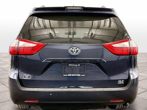 Used 2018 Toyota Sienna XLE w/ XLE Navigation Package AWD/4WD image 5