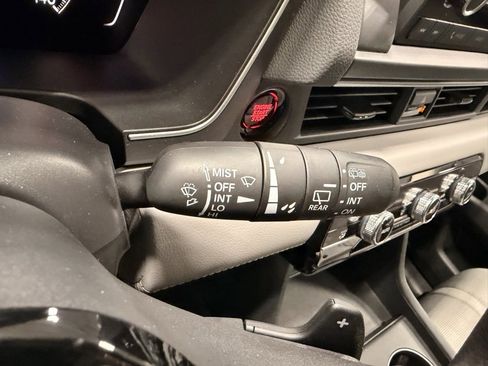 Used 2024 Honda Pilot LX image 26