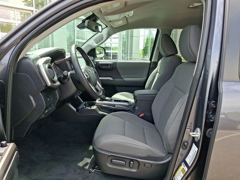 Certified 2023 Toyota Tacoma SR5 AWD/4WD image 14