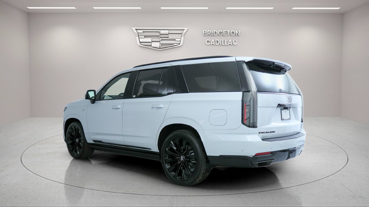 Used 2026 Cadillac Escalade Platinum Sport w/ LPO, ONYX Package AWD/4WD image 5