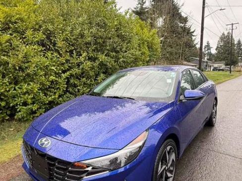 Used 2023 Hyundai Elantra Limited w/ Cargo Package FWD image 3