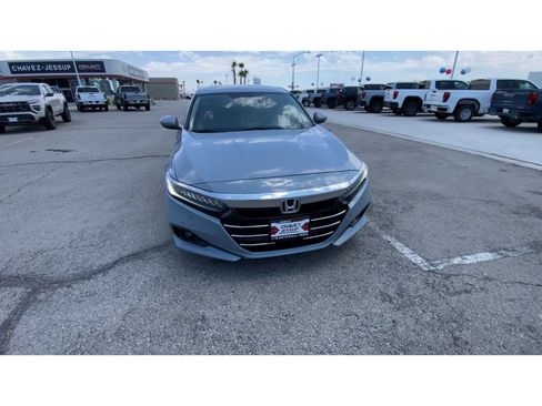Used 2021 Honda Accord Touring image 3