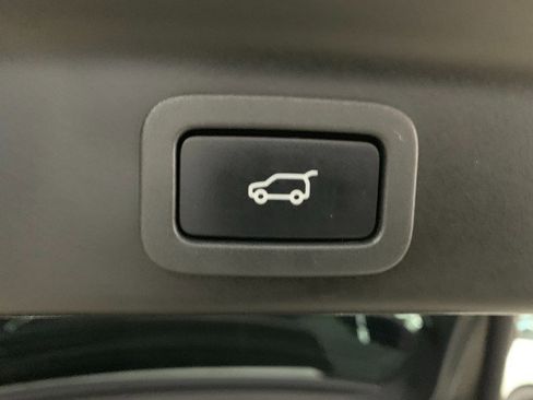 Used 2020 Jaguar F-PACE Checkered Flag image 64