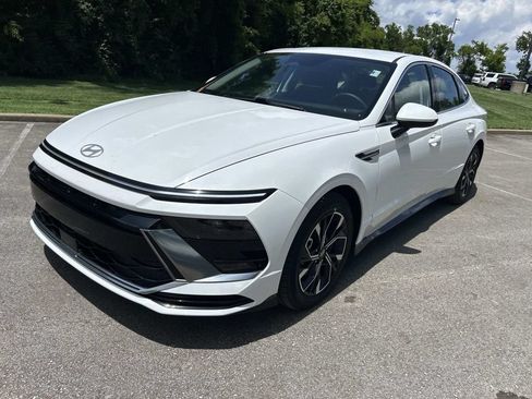 Certified 2025 Hyundai Sonata SEL AWD/4WD image 3