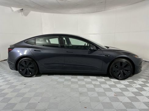 Used 2024 Tesla Model 3 Standard Range RWD image 9