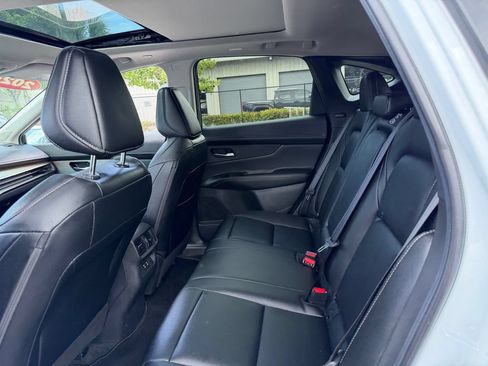 Certified 2025 Nissan Murano SL AWD/4WD image 12