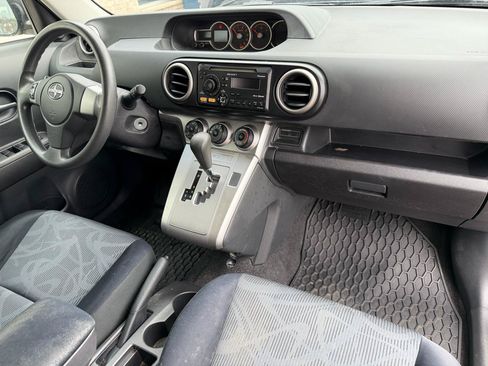 Used 2012 Scion xB FWD image 19
