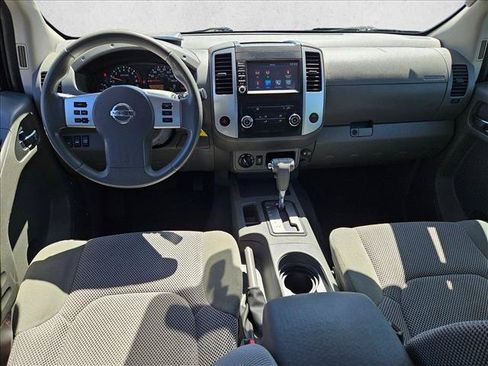 Used 2019 Nissan Frontier SV AWD/4WD image 16