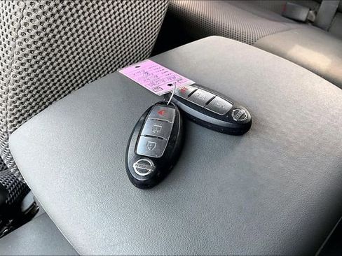 Used 2021 Nissan Frontier SV w/ Midnight Edition Floor Mats image 35