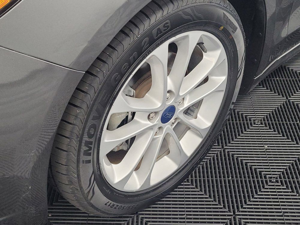 Used 2020 Ford Fusion SE FWD image 31