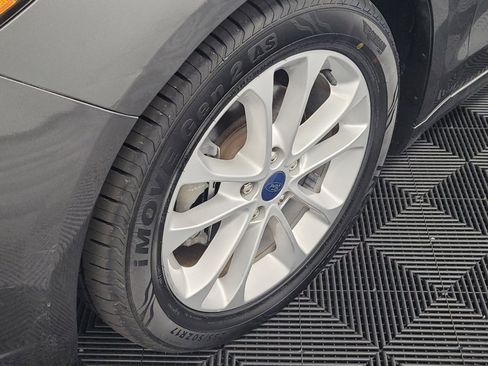 Used 2020 Ford Fusion SE FWD image 31