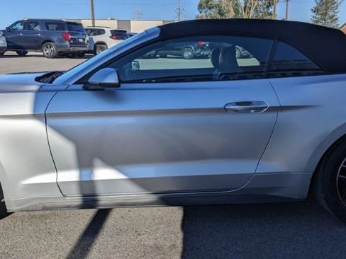 Used 2018 Ford Mustang Premium image 5