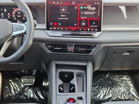 New 2026 Volkswagen Tiguan SE R-Line FWD image 13